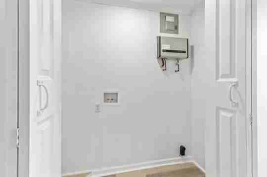 4037 Oak St #1 - Photo 7 of 9