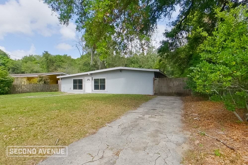 7029 Fontainebleau Cres - Photo 2 of 27