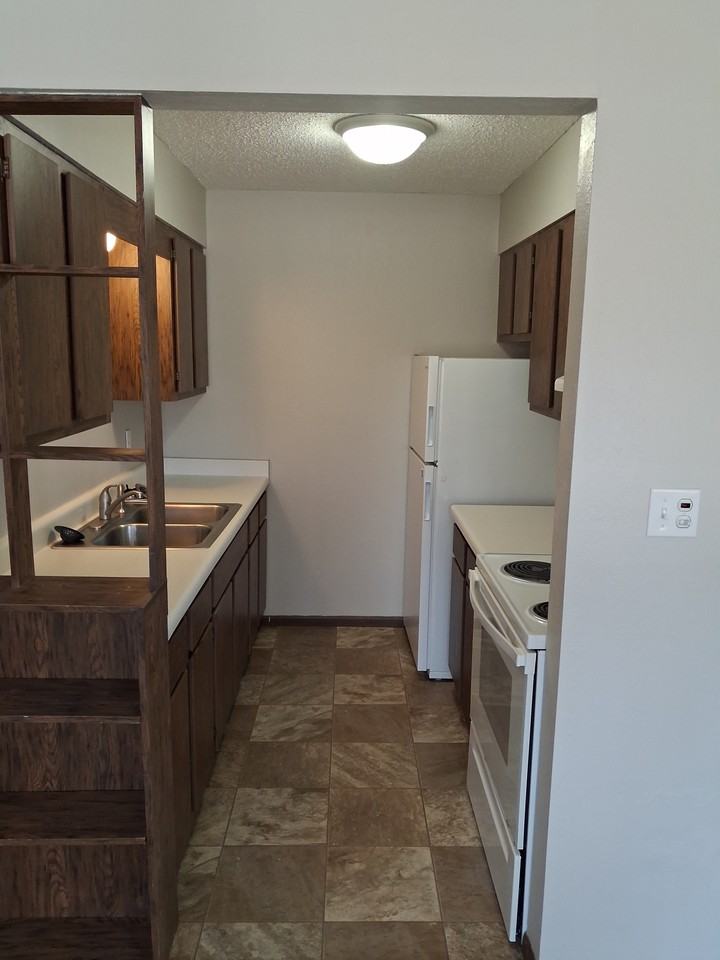 Bird Island II Apartments - Photo 4 of 22