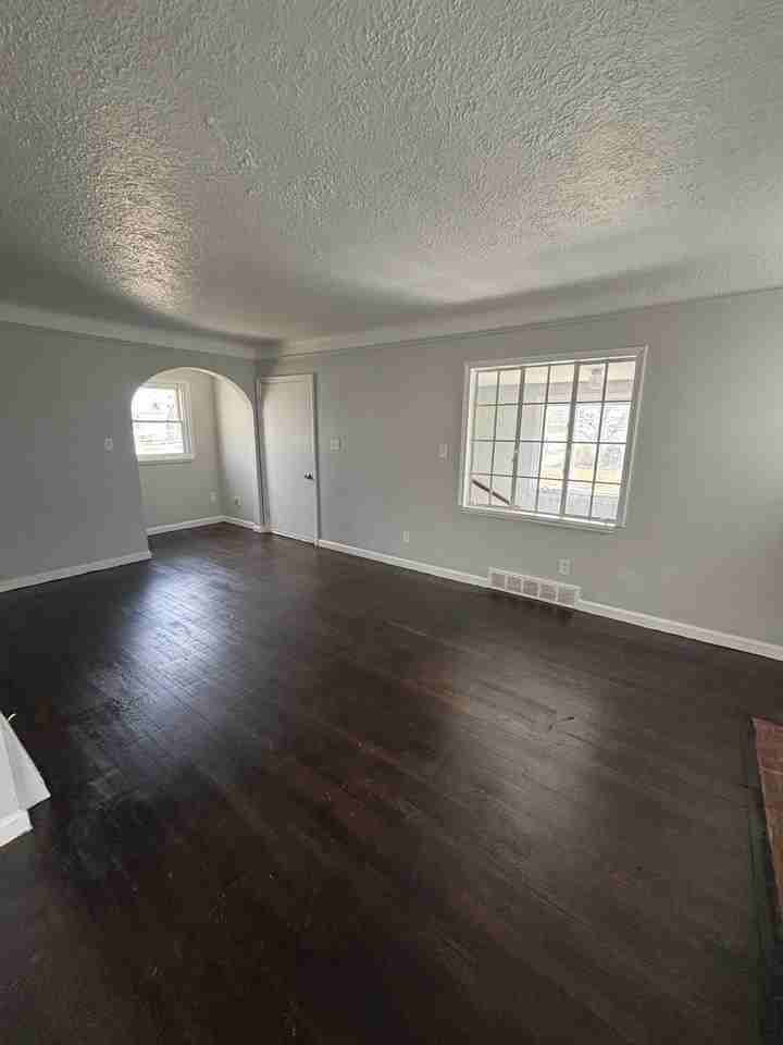 18603 Arrowhead Ave #1 - Photo 5 of 23