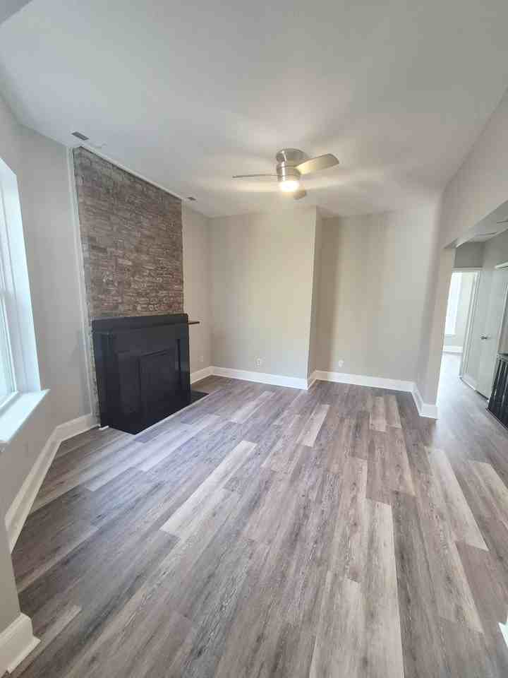 709 1/2 W Clay St #B - Photo 6 of 24