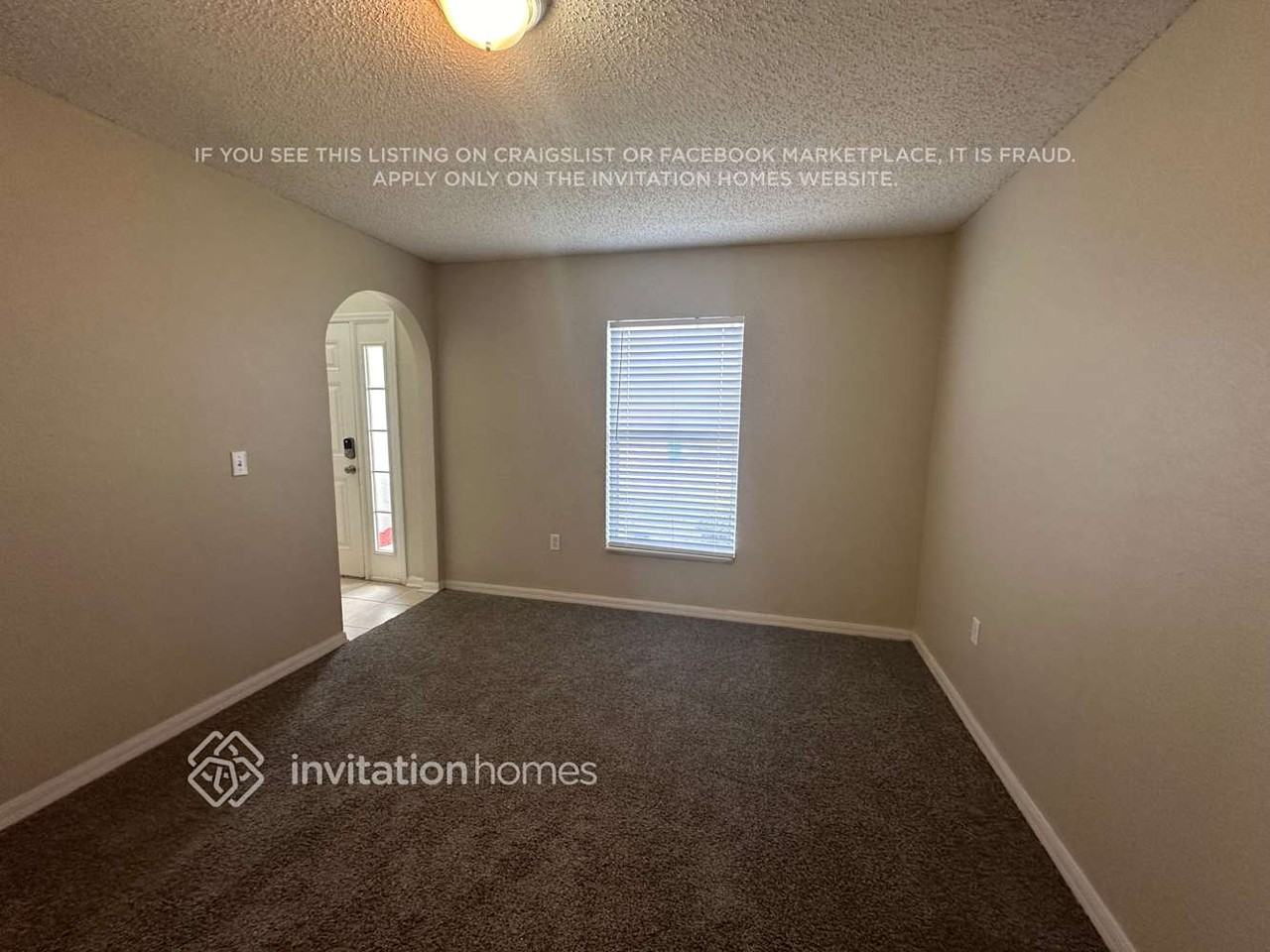 2361 Pavillion Ter - Photo 4 of 28