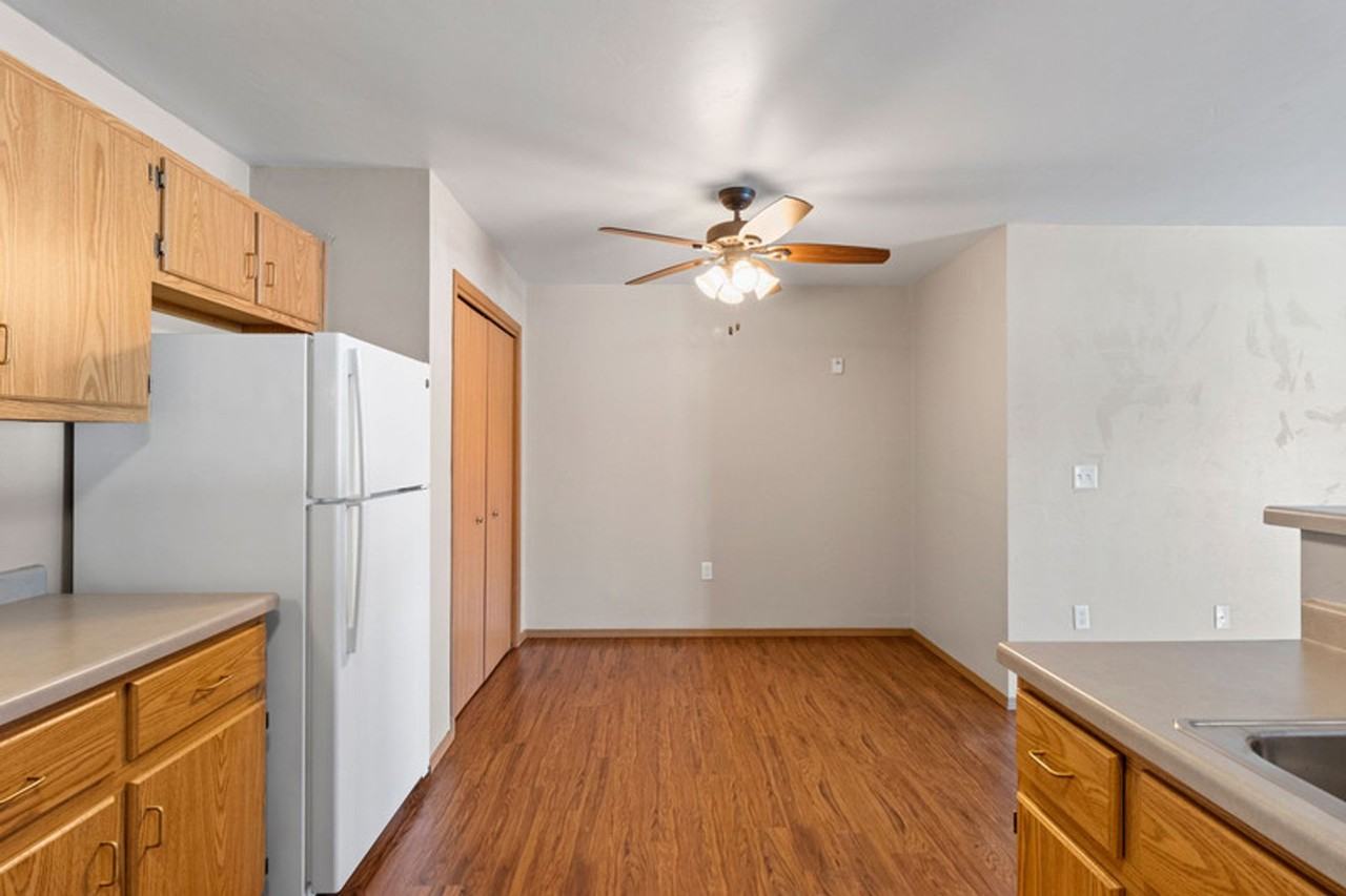 2413 Charlotte Court - Photo 6 of 39