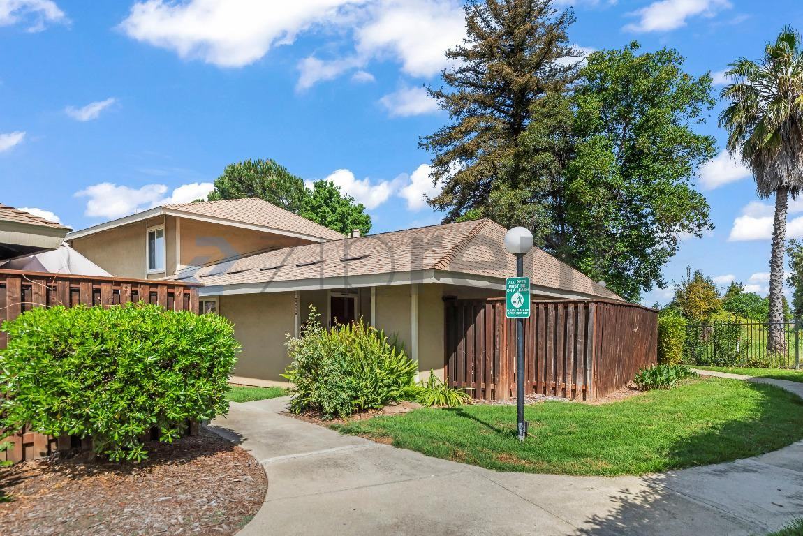 2095 Olivera Rd #D - Photo 2 of 27