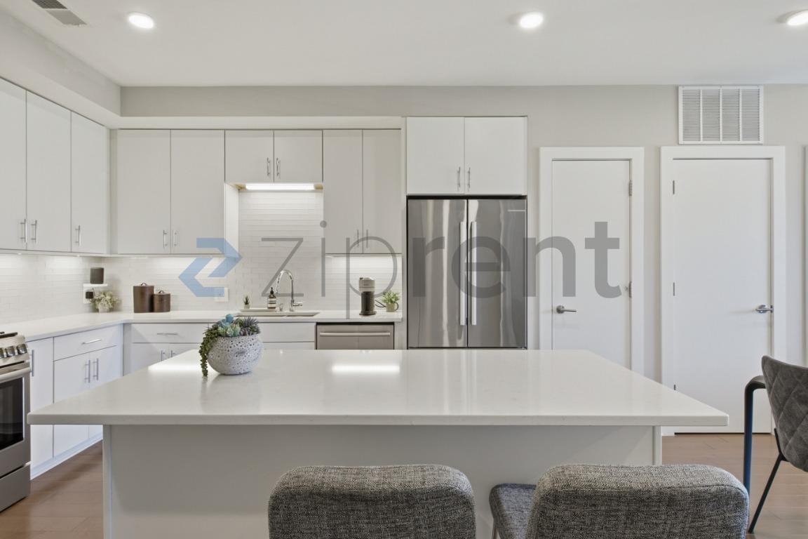 214 Hunt St #301 - Photo 6 of 38