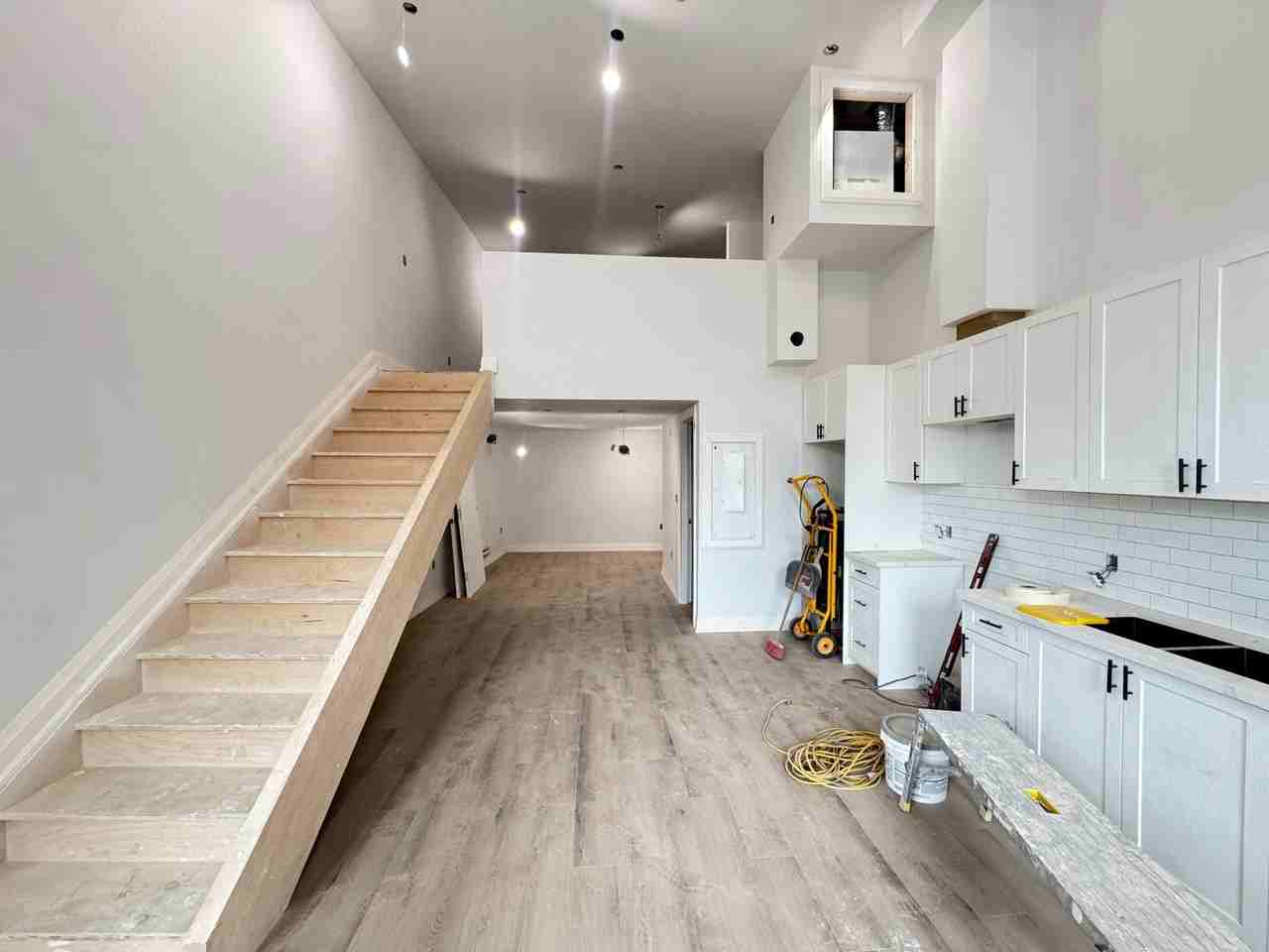 208 KING ST E - Photo 6 of 15