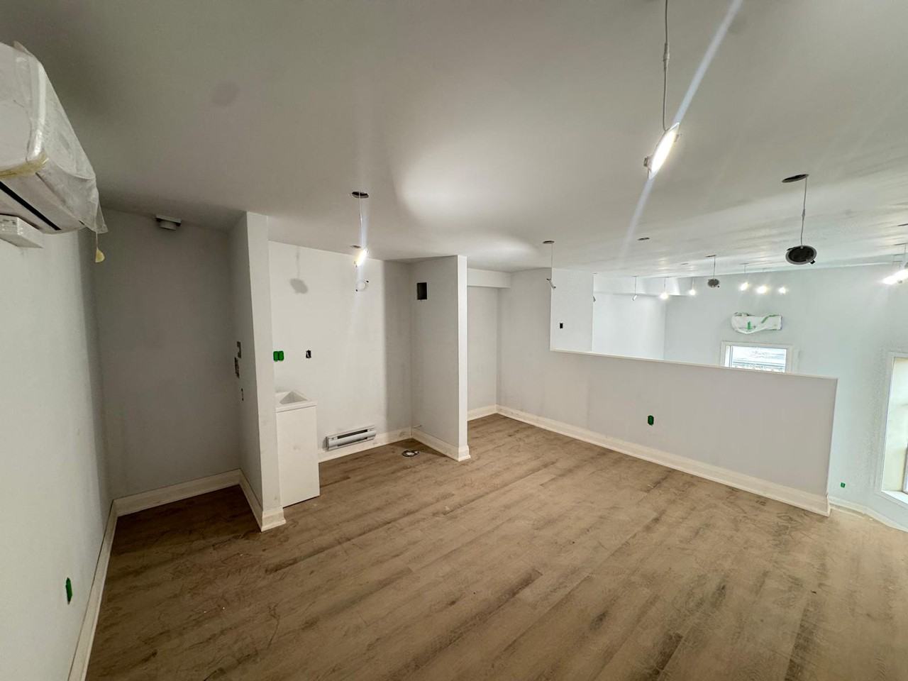 208 KING ST E - Photo 7 of 15