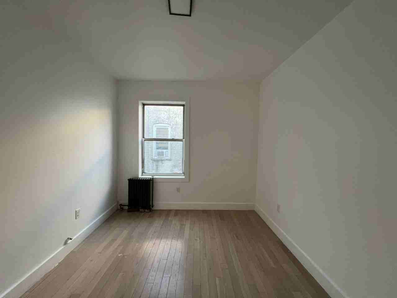 15 Gifford Ave - Photo 3 of 8