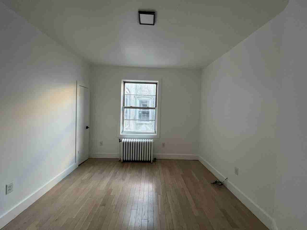 15 Gifford Ave - Photo 4 of 8