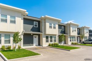 featured image of 1027B Manitoba Ave