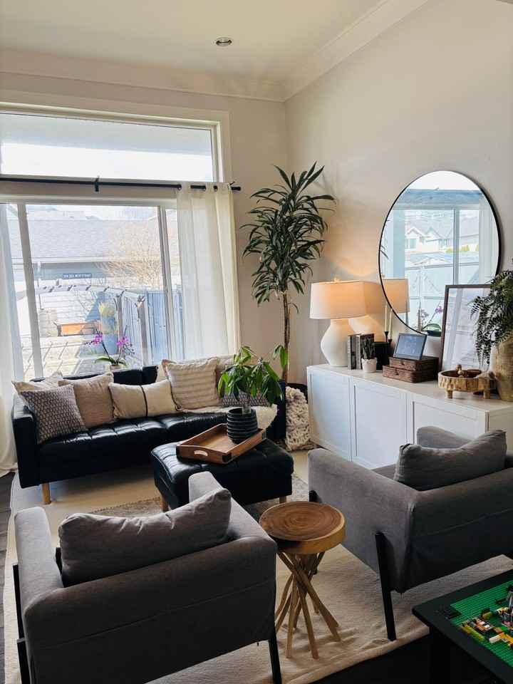 322 East 9th Street - Photo 2 of 17