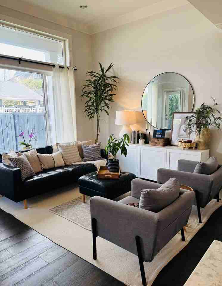 322 East 9th Street - Photo 3 of 17