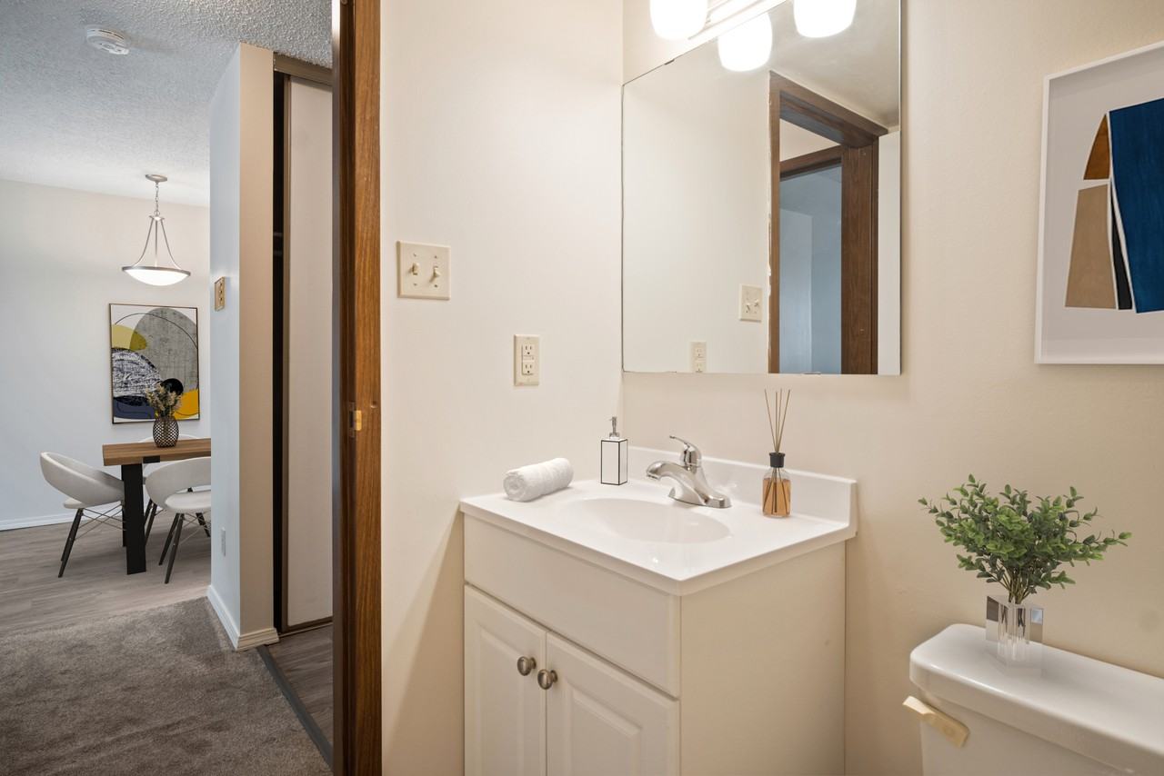 Avant - Photo 5 of 10