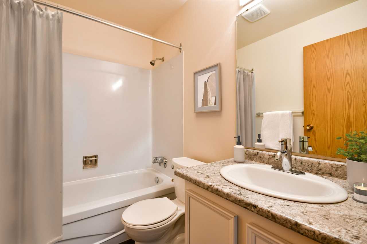 Canvas - Photo 4 of 10