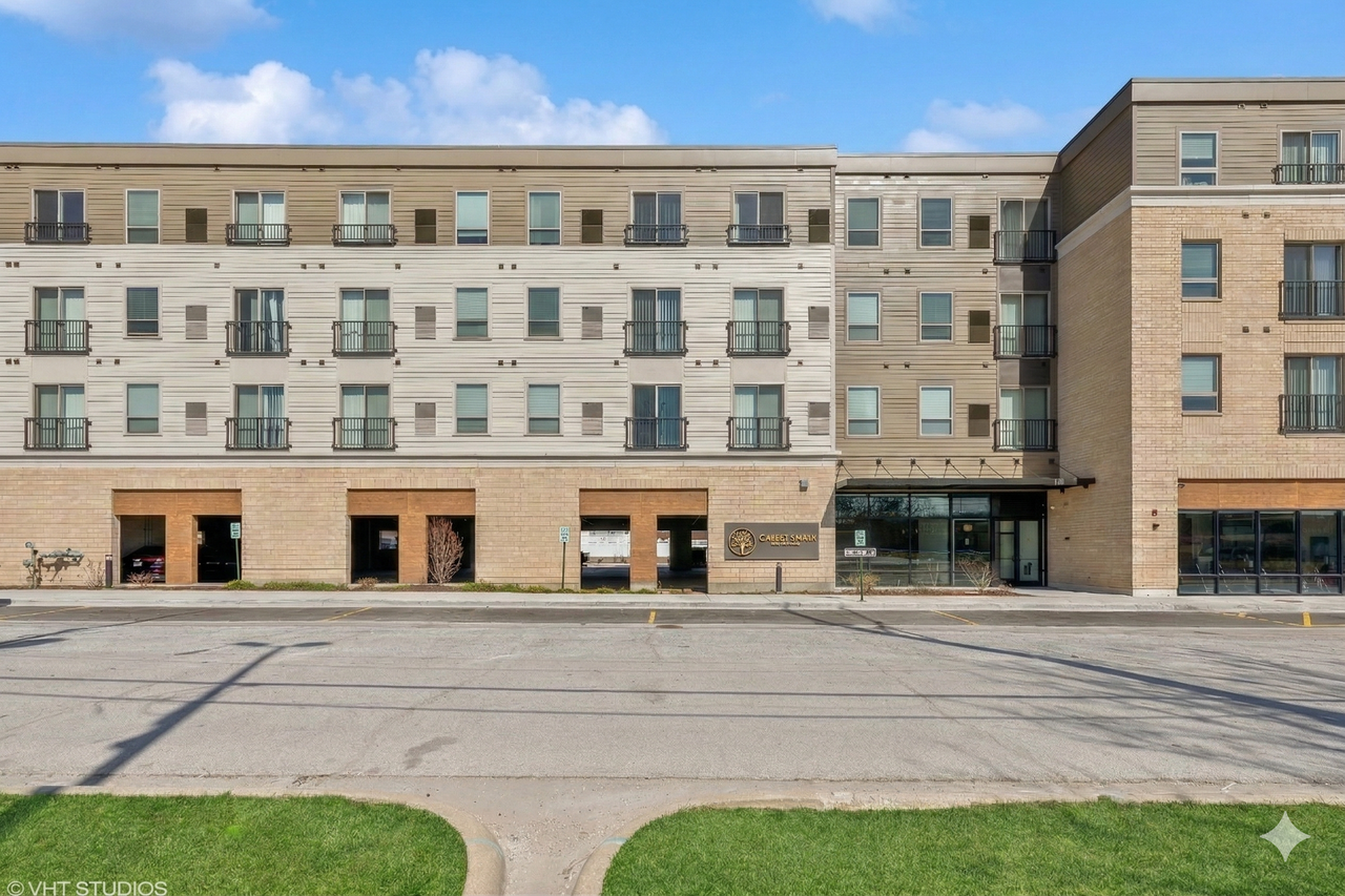 One Fifty Seven Oak Forest - Photo 2 of 6