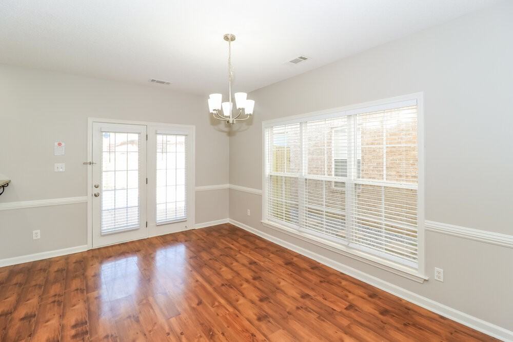 10176 Eveninghill Dr - Photo 7 of 17