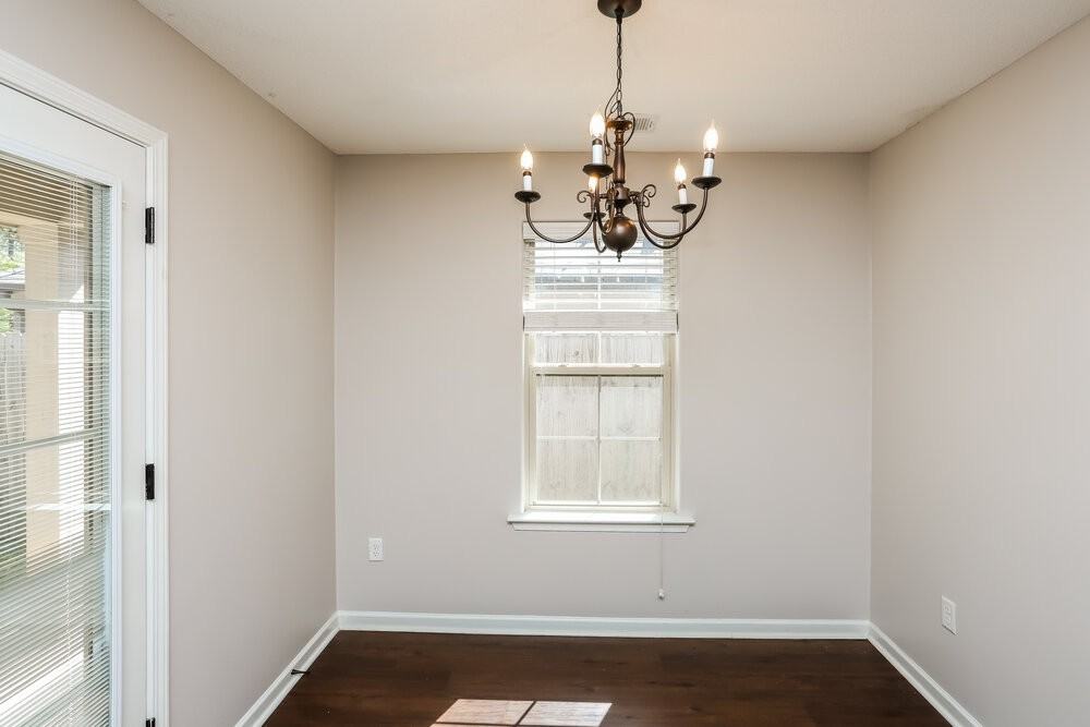 9460 Eckley Pl - Photo 6 of 19