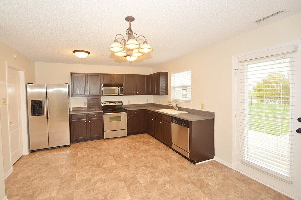 8234 Gathering Cir - Photo 6 of 13