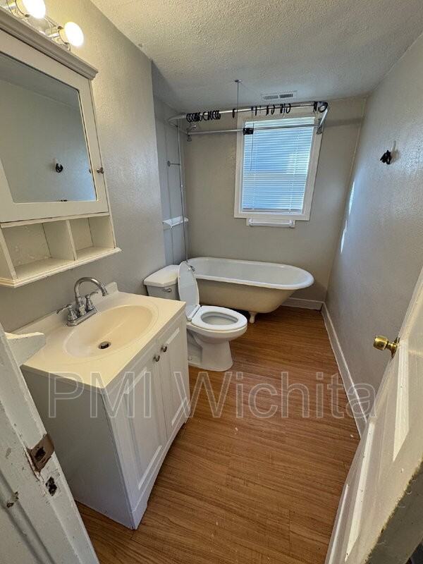 1001 S Topeka #1 - Photo 2 of 6