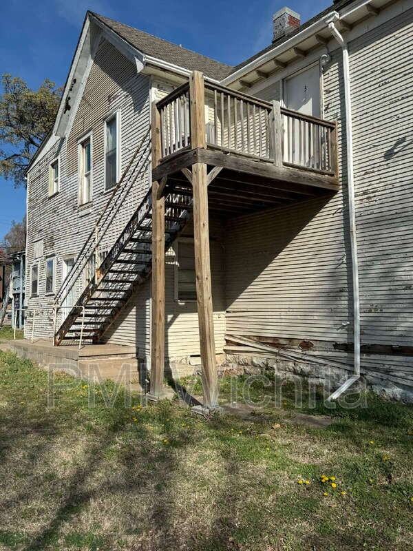 1001 S Topeka #3 - Photo 2 of 7