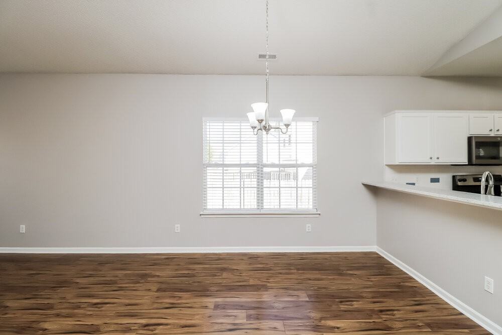 110 Peterborough Dr - Photo 5 of 19