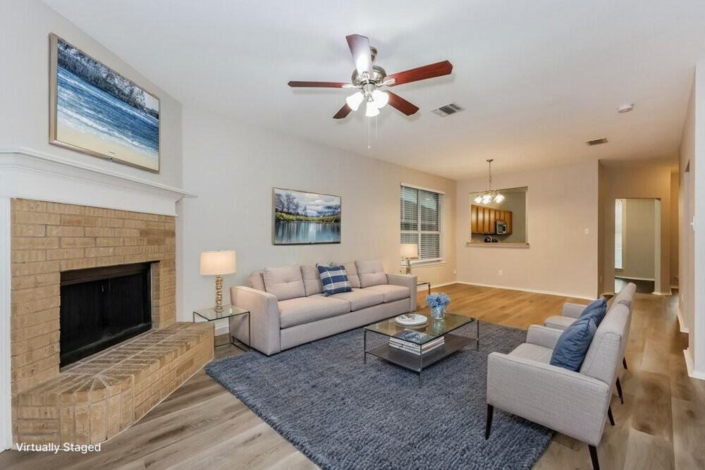 9920 Legacy Dr - Photo 4 of 19