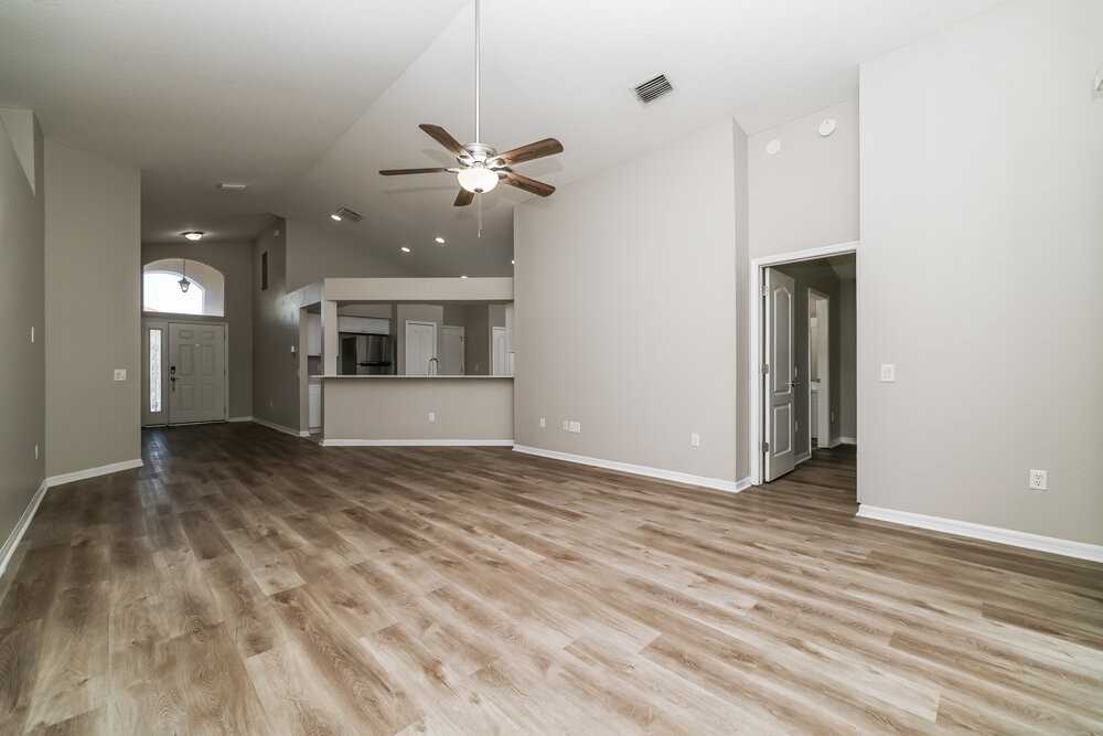 8642 Manassas Rd - Photo 3 of 16