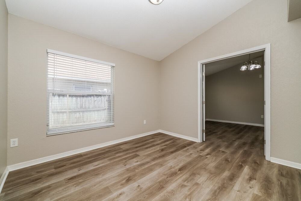 8642 Manassas Rd - Photo 6 of 16