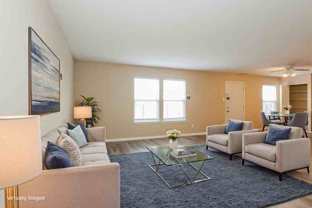 2371 Summerwood Ln - Photo 4 of 20