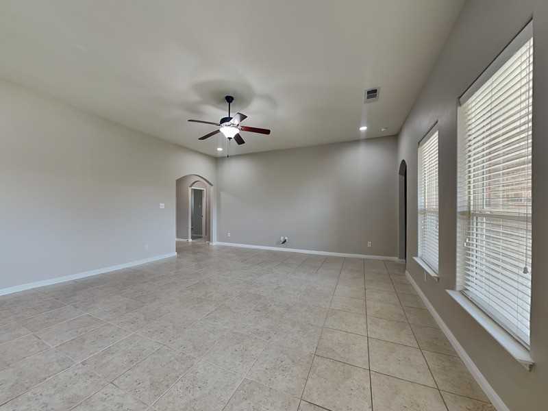 528 Meadow Springs Dr - Photo 3 of 17