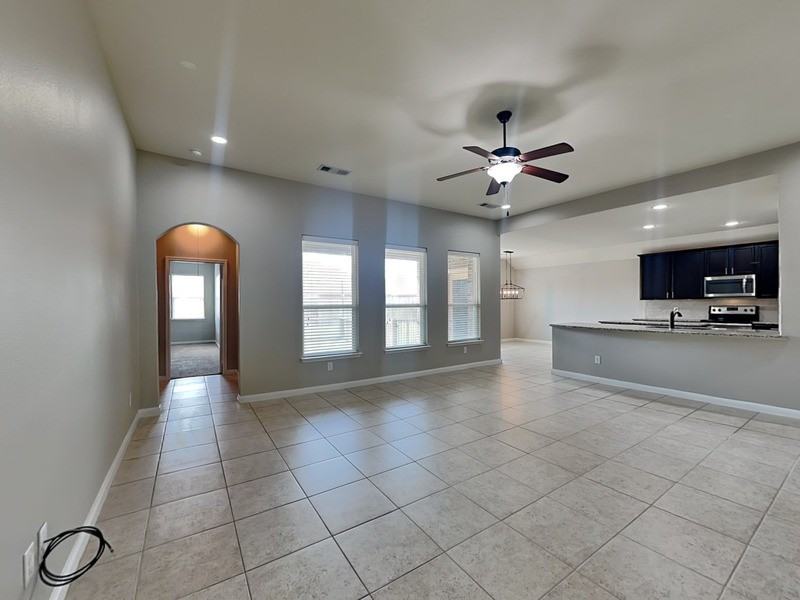 528 Meadow Springs Dr - Photo 4 of 17