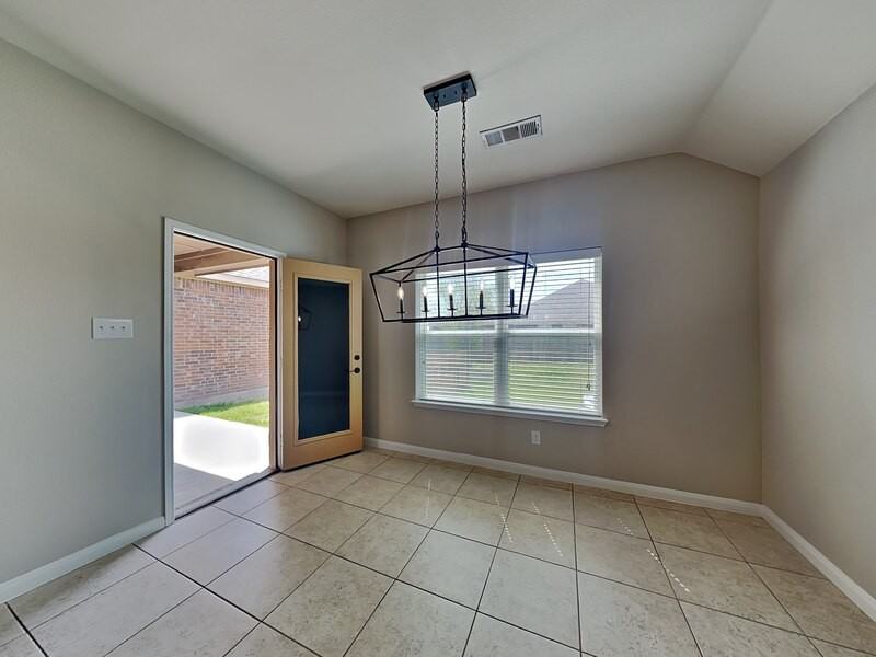 528 Meadow Springs Dr - Photo 6 of 17