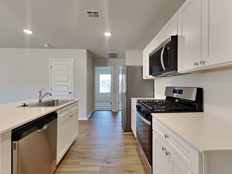 501 St Charles Place - Photo 5 of 19