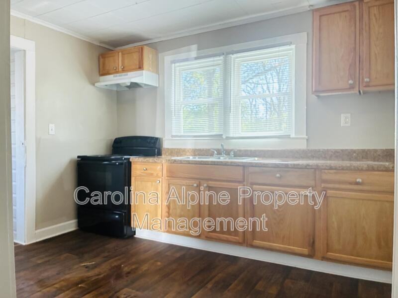 333 Todd St - Photo 3 of 16