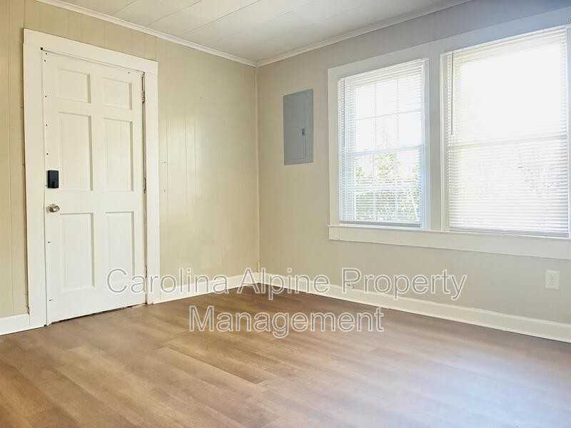 333 Todd St - Photo 6 of 16