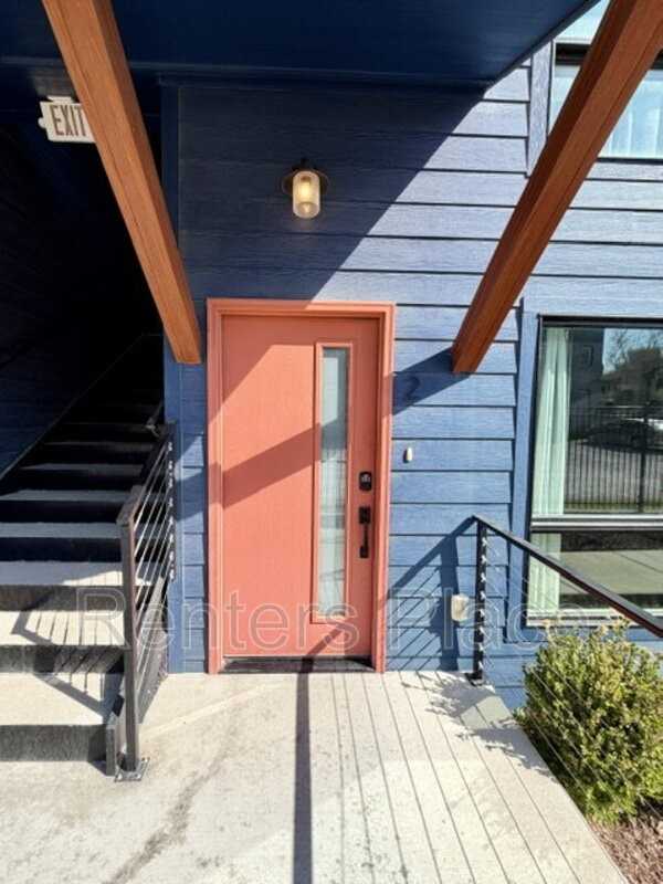 624 S Quincy Ave #2 - Photo 2 of 12