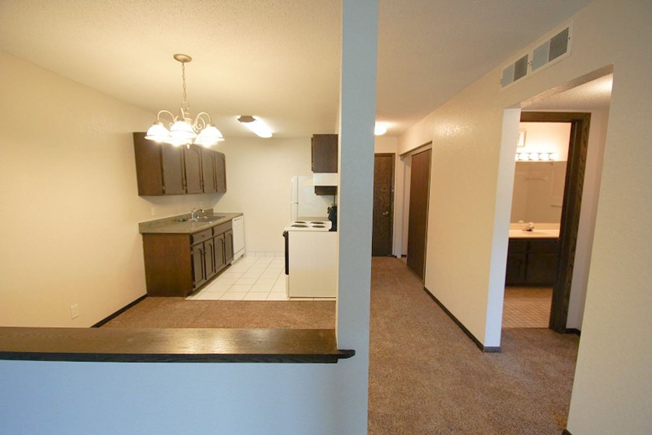 Larpenteur Estates 1260, LLC - Photo 2 of 39