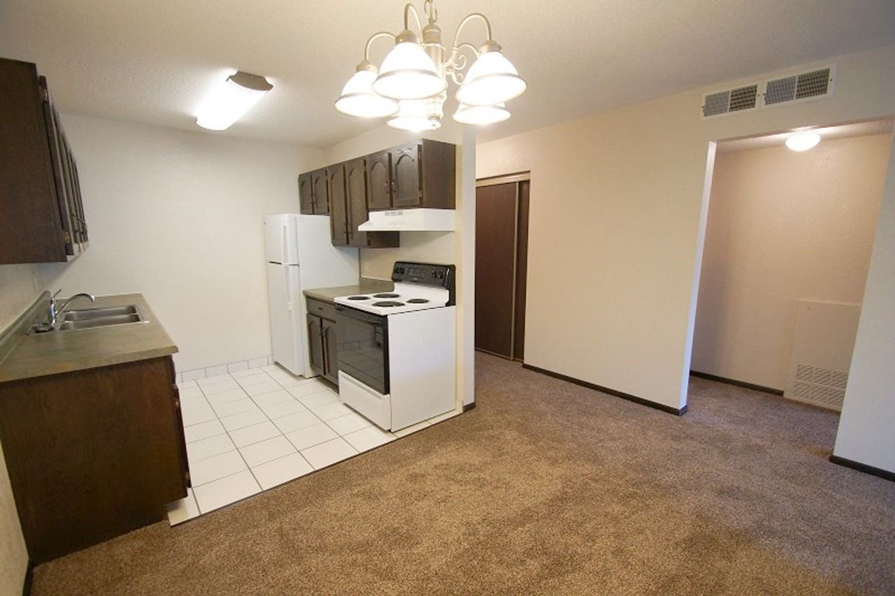 Larpenteur Estates 1260, LLC - Photo 3 of 39