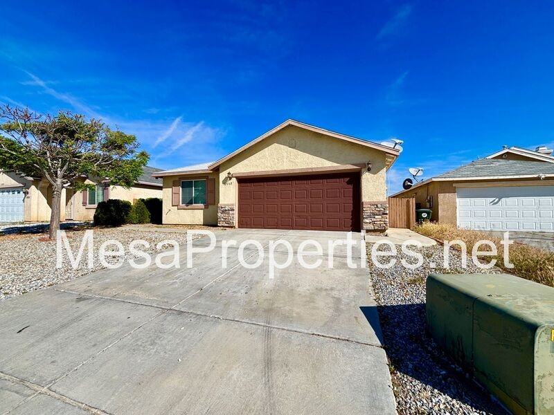 12068 White Oak Ct - Photo 2 of 34