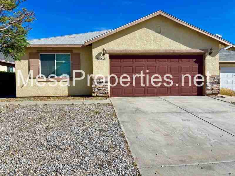 12068 White Oak Ct - Photo 4 of 34