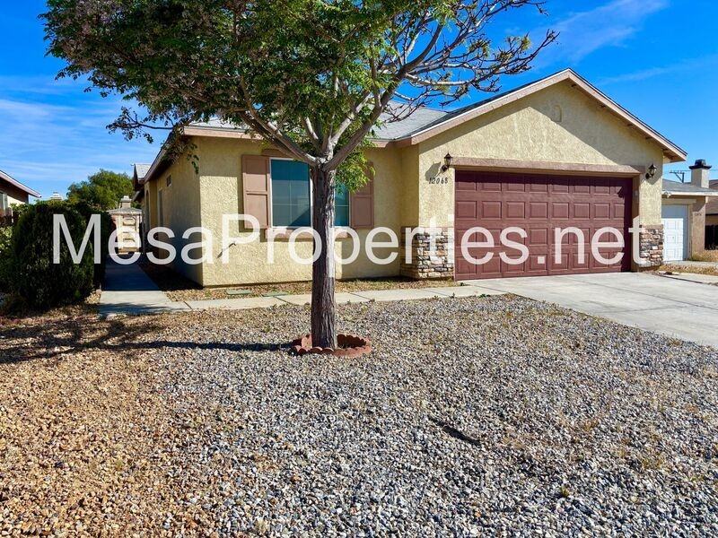 12068 White Oak Ct - Photo 6 of 34