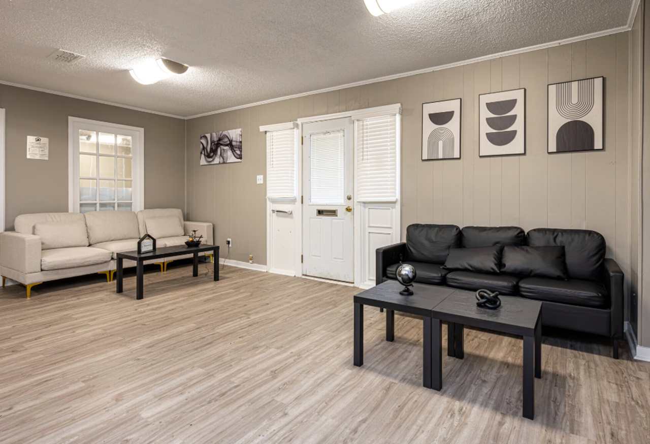 Bayou Apartments - Photo 5 of 10