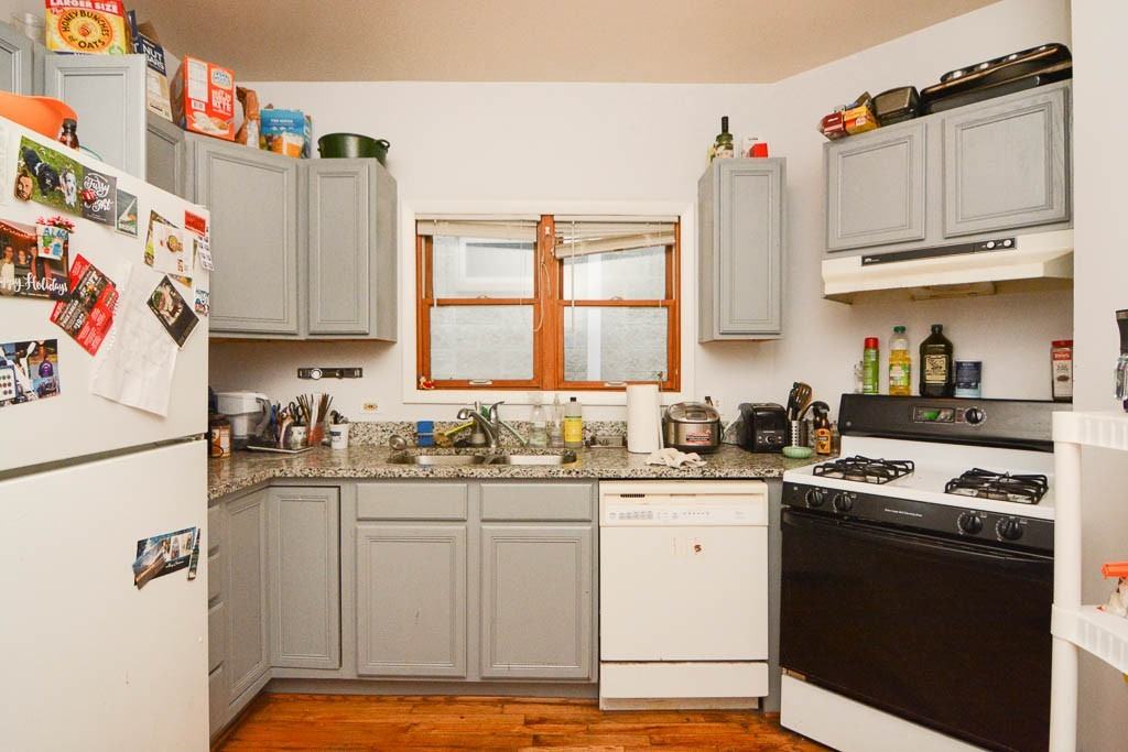 1342 W Hubbard St #2F - Photo 2 of 21