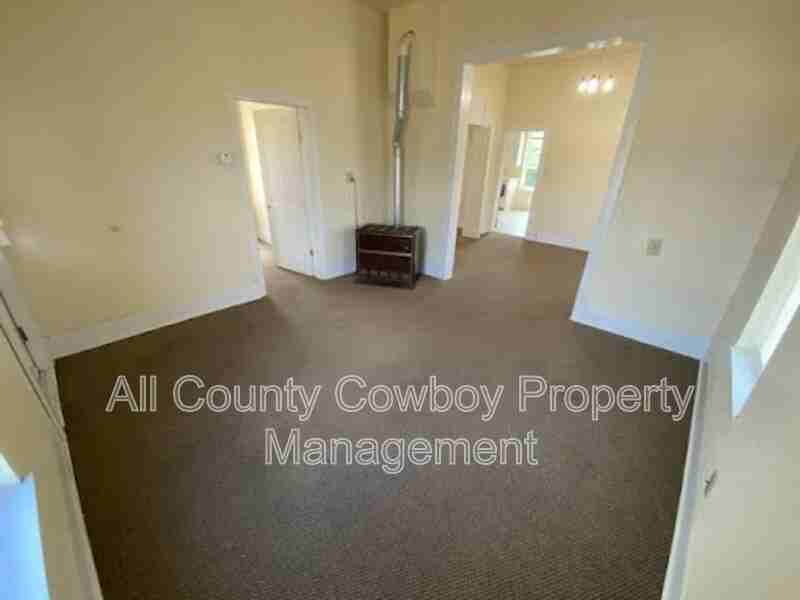 170 N 4th St - Photo 2 of 7