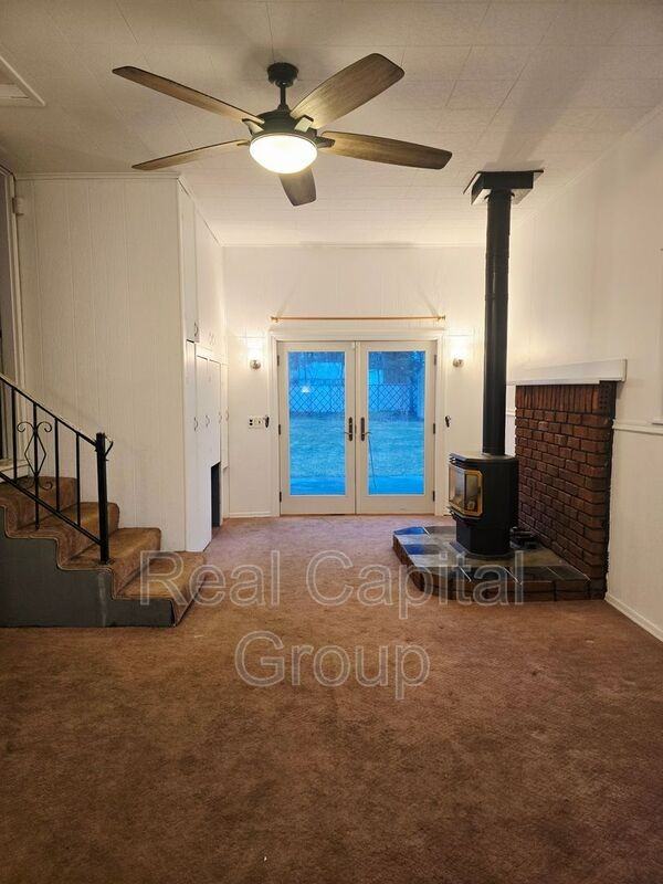 1116 St Jude Dr - Photo 3 of 11