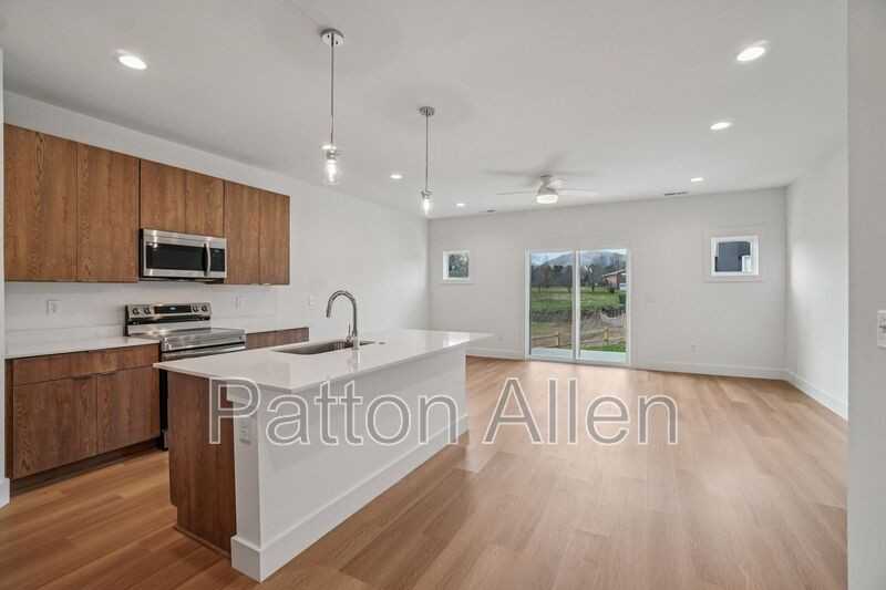 9 Bolton - Photo 3 of 24