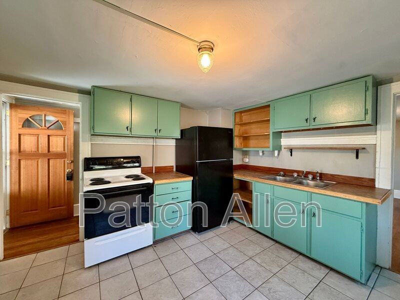 330 Hillside St #3 - Photo 5 of 25