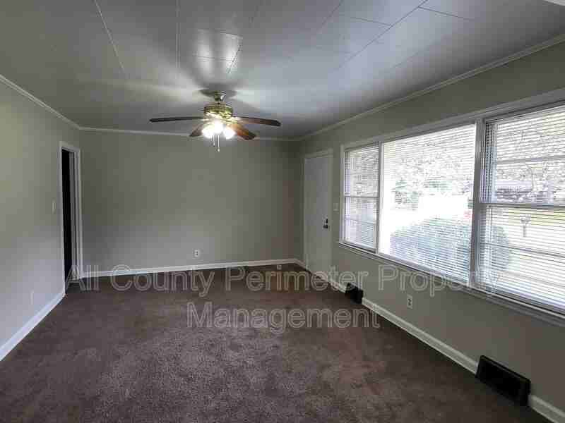 2639 Tredway Dr - Photo 2 of 13