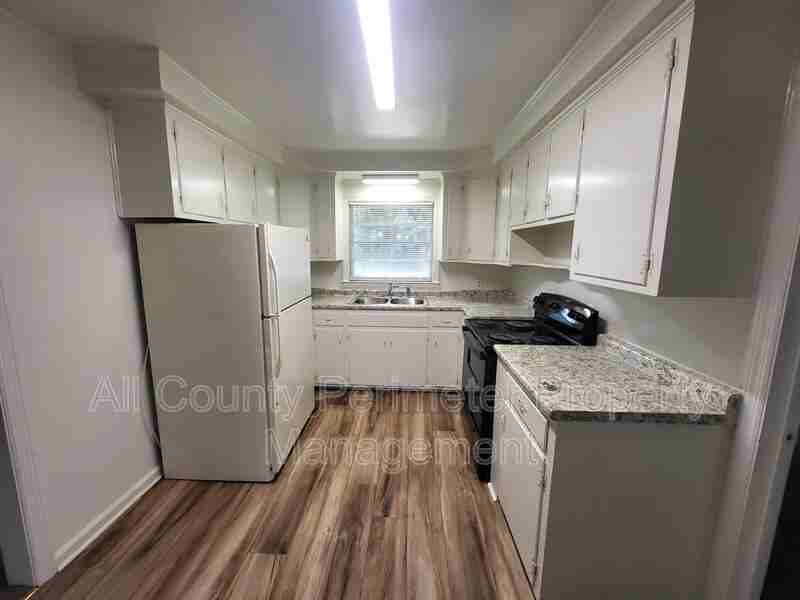 2639 Tredway Dr - Photo 4 of 13