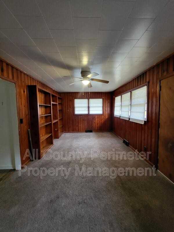 2639 Tredway Dr - Photo 5 of 13